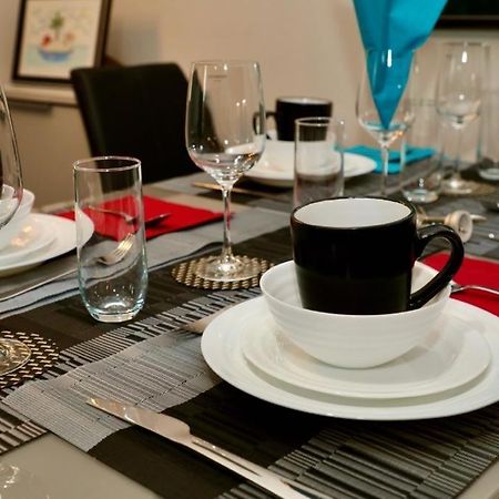 Aqua Dreams - Serviced Luxury Modern Belfast City Centre 2 Bed Apartment Екстер'єр фото
