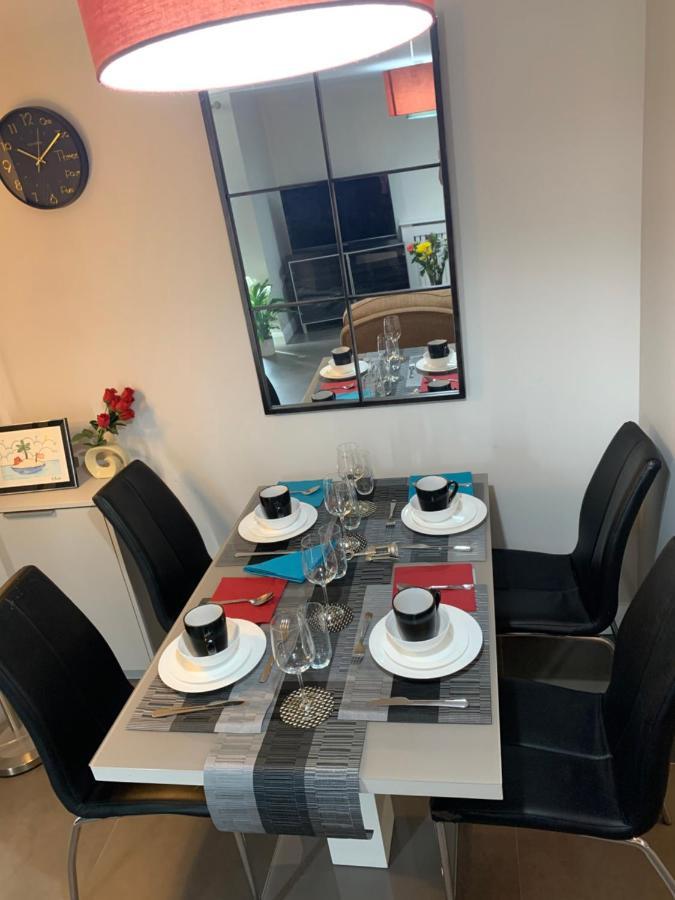 Aqua Dreams - Serviced Luxury Modern Belfast City Centre 2 Bed Apartment Екстер'єр фото