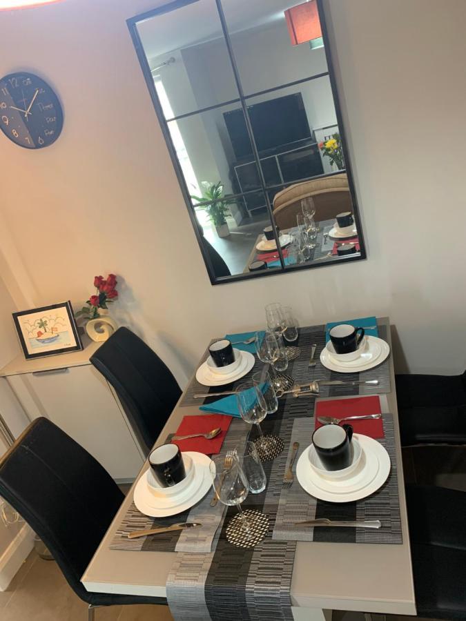Aqua Dreams - Serviced Luxury Modern Belfast City Centre 2 Bed Apartment Екстер'єр фото