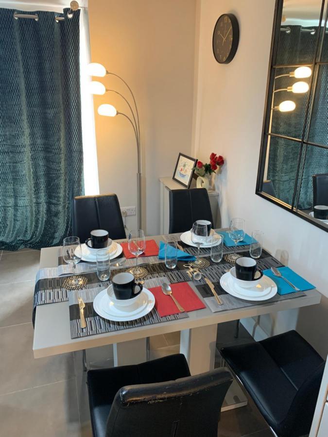 Aqua Dreams - Serviced Luxury Modern Belfast City Centre 2 Bed Apartment Екстер'єр фото