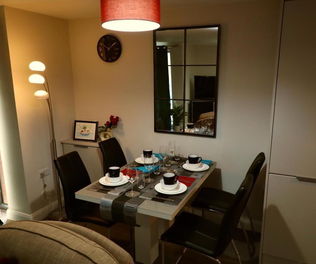Aqua Dreams - Serviced Luxury Modern Belfast City Centre 2 Bed Apartment Екстер'єр фото
